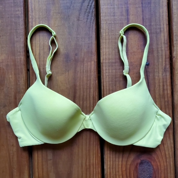 Victoria's Secret 32B Body by Victoria Ipex lime green demi bra - Picture 1 of 4